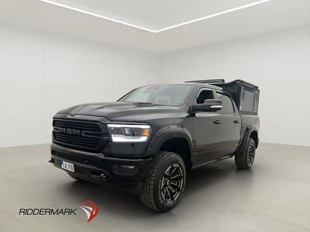 RAM 1500 Crew Cab Dodge Laramie Night 4x4 HUNDKÅPA Carven Pano MOMS