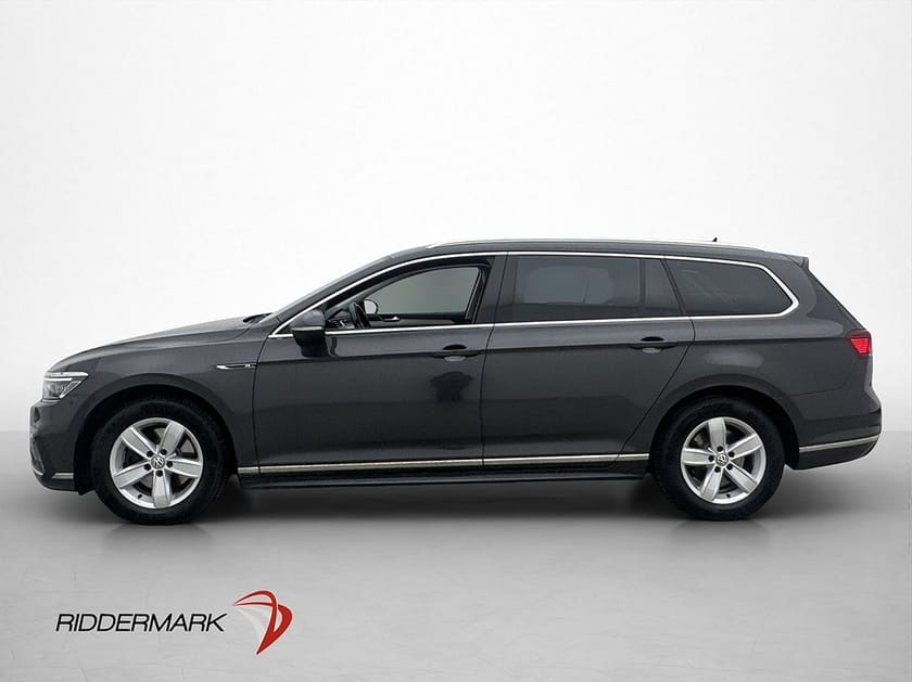 Bild 4 av Volkswagen Passat Sportscombi 2.0 TDI 4M R-Line Cockpit Kamera Matrix