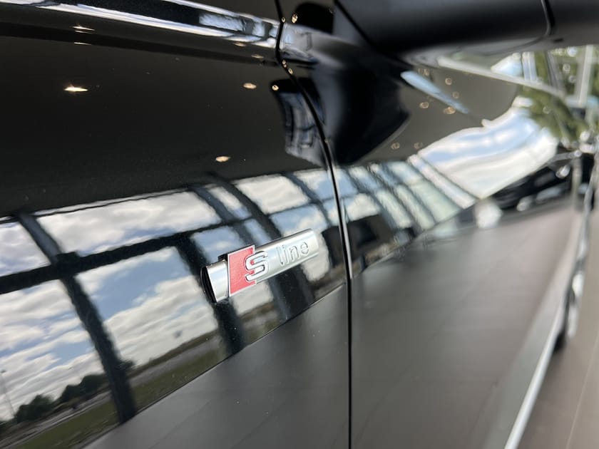 Bild 3 av Audi Q4 e-tron quattro 220kW