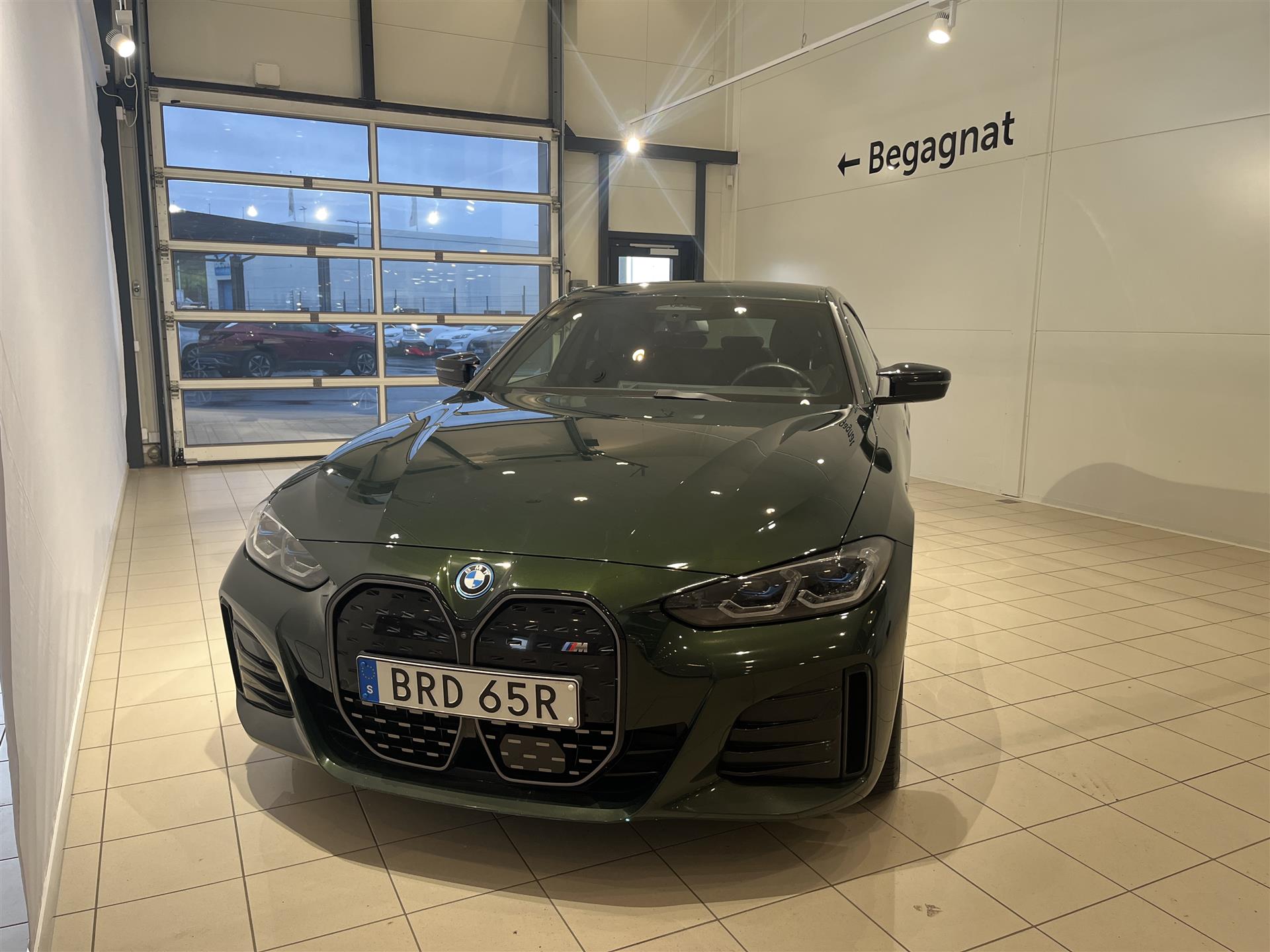 BMW i4 2024, photo 7/10