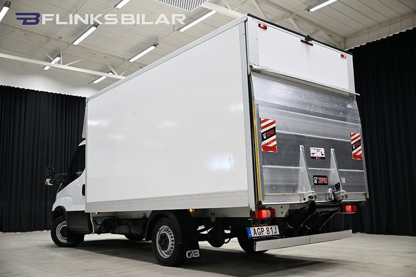 Bild 4 av Iveco Daily 35-140 Chassi Cab 136HK Automat|Volymskåp|BGLyft|Sidodörr|Backkamera|Moms