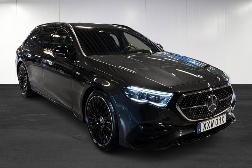 Bild 2 av Mercedes-Benz E 300 de 4MATIC T 4M 9G-Tronic | AMG | Burmester | Nightpaket | 360 | Drag | Minnespaket |