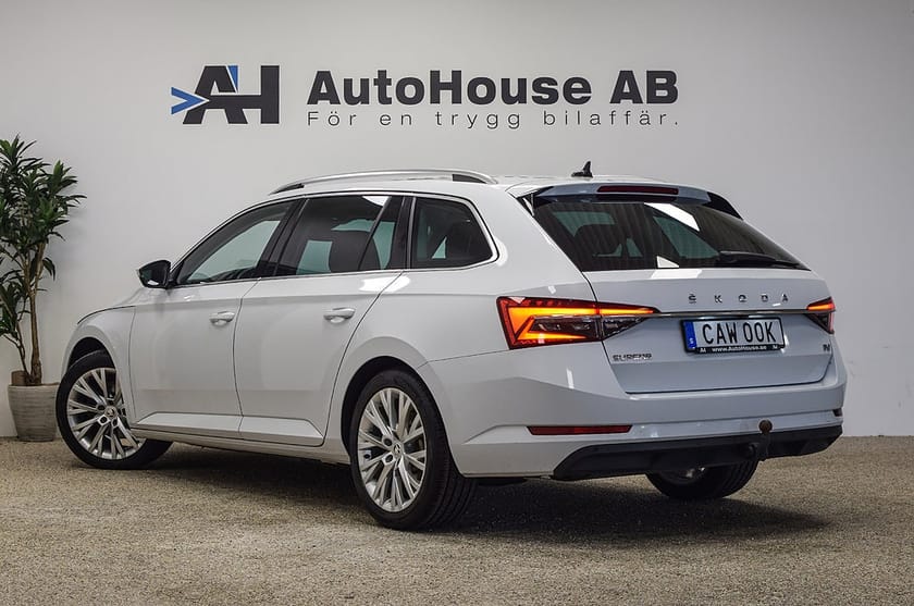 Bild 2 av Škoda Superb iV Kombi Skoda Style Värmare Drag B-kamera Cockpit 4,99%