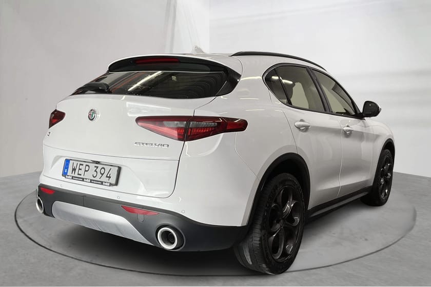 Bild 3 av Alfa Romeo Stelvio 2.2 D AWD (210hk)