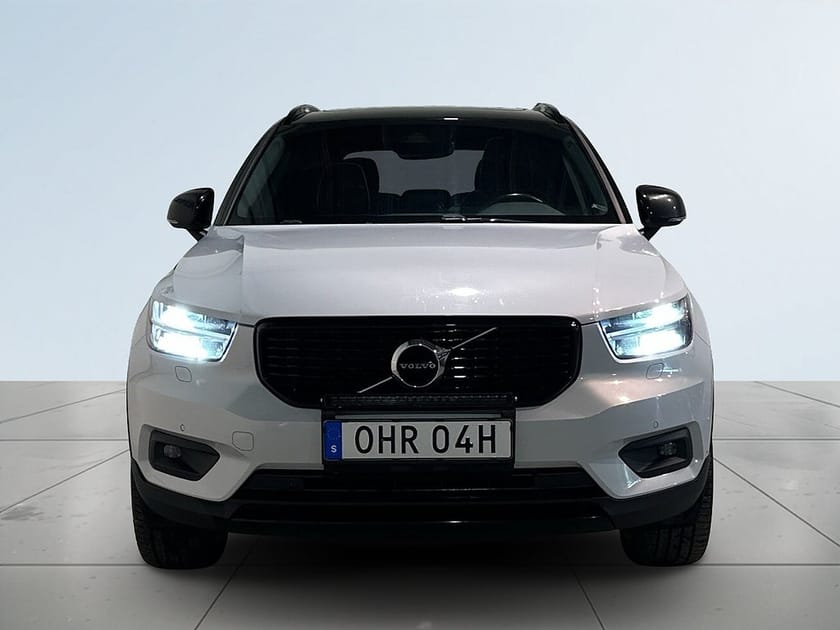 Bild 2 av Volvo XC40 D4 AWD Geartronic R-Design Drag H/K Pvärm Pano GPS SoV