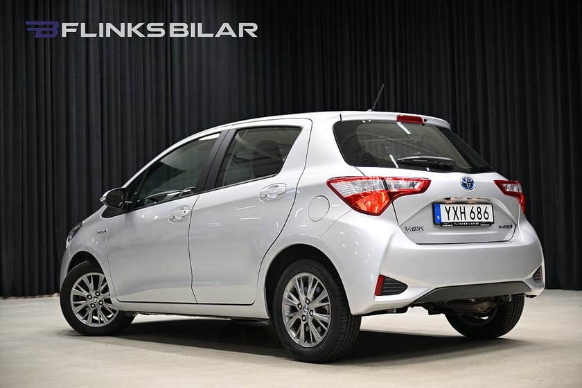 Bild 4 av Toyota Yaris Hybrid e-CVT 2 Brukare Backkamera Årsskatt 360kr