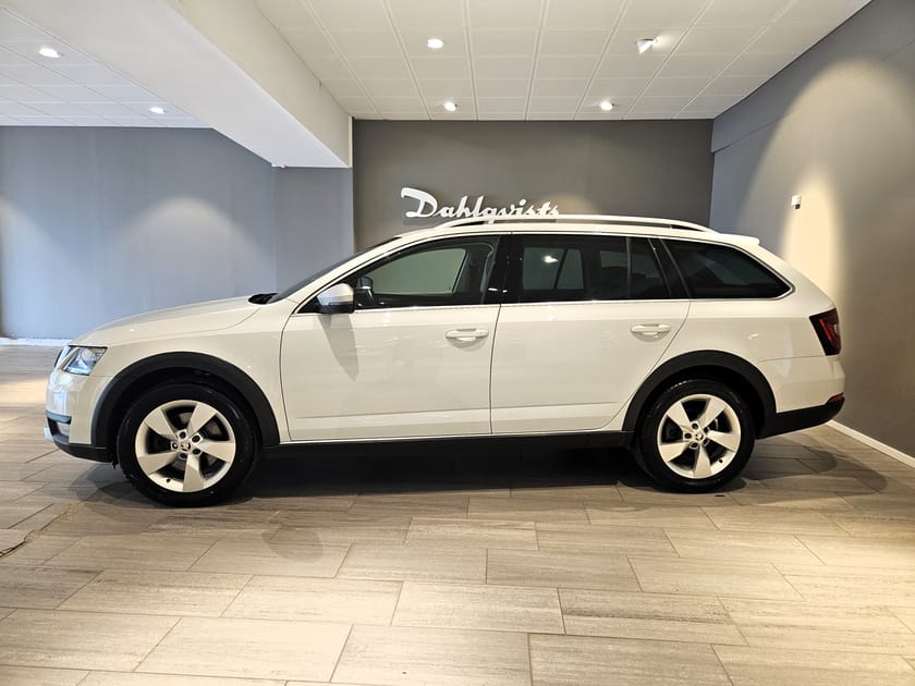 Bild 5 av Škoda Octavia Scout 2.0 TDI DSG 184hk | V-hjul Drag Värmare