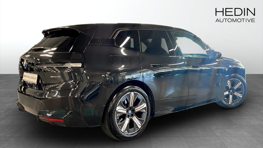 Bild 2 av BMW iX xDrive50 Panoramatak Sky Lounge H/K Drag Driv ass plus