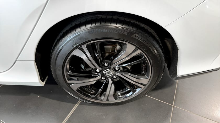 Bild 5 av Honda Civic 5-dörrar 1.5 i-VTEC Turbo / LÄDER / GLASTAK / NAVI