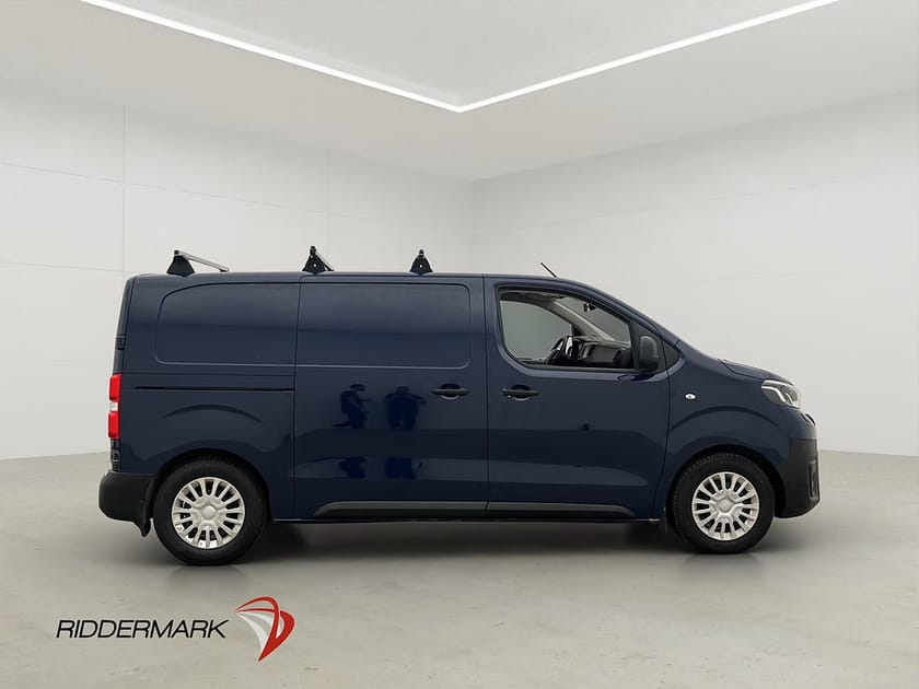 Bild 2 av Toyota Proace L2 Ny-Kamrem Värm Drag 2xDörr V-Inredd Moms