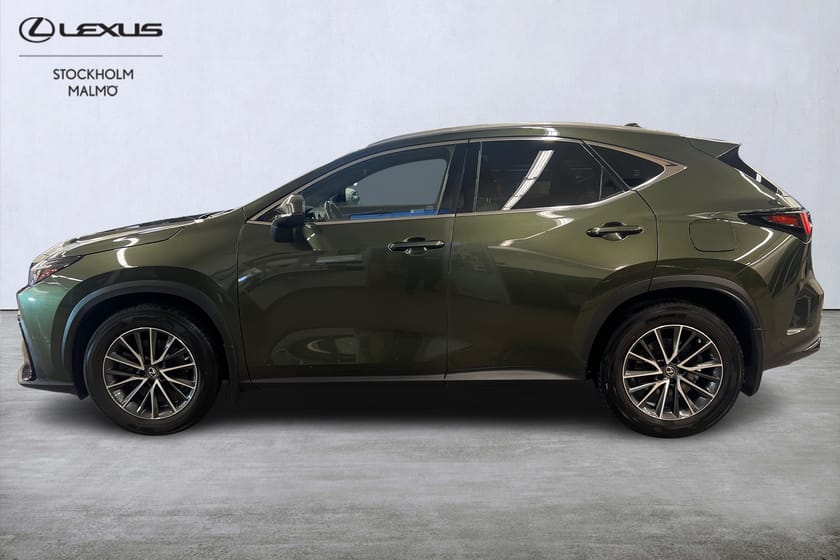Bild 3 av Lexus NX 450h+ Business Plus AWD 309hk P-värm V-hjul Navi Keyless