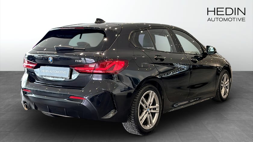 Bild 2 av BMW 118i M Sportpaket,rattvärme,sportstolar,farthållare