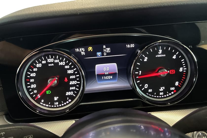 Bild 5 av Mercedes-Benz E 200 T d AMG Line Panorama Navi Kamera Panelbelysning