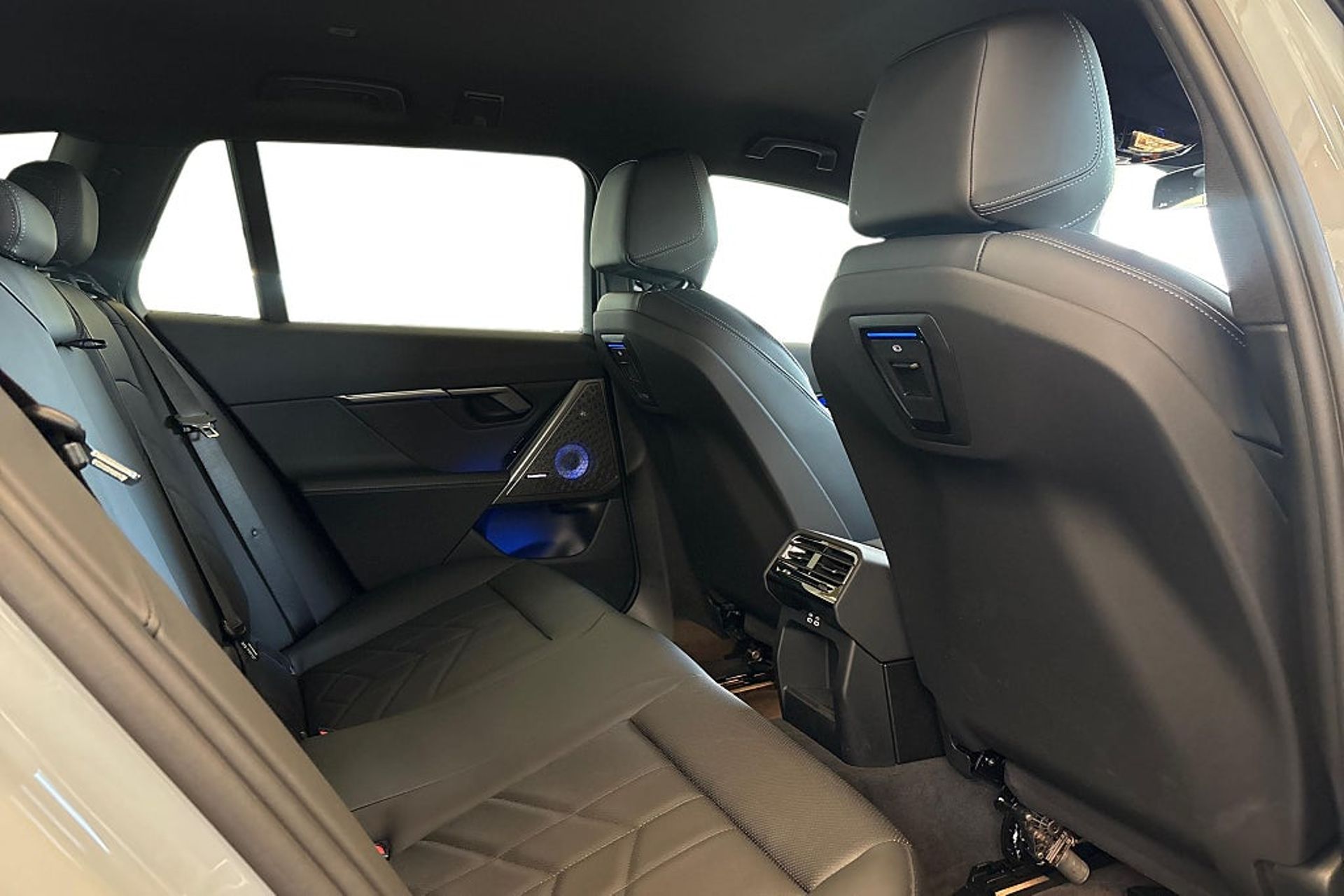 BMW 530 e xDrive Touring M Sport B&W 360 2026, kuva 7/10