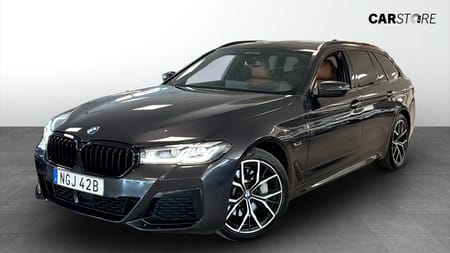BMW 530e xDrive Touring M-SPORT 292HK DRAG PANO HUD
