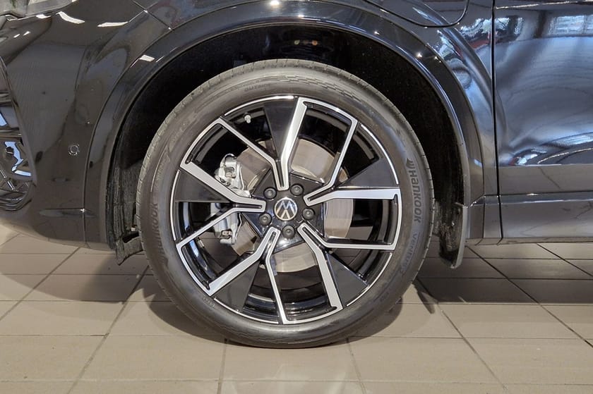Bild 3 av Volkswagen Tiguan eHybrid R-LINE / 1.5 / 272 HK / *DEMO