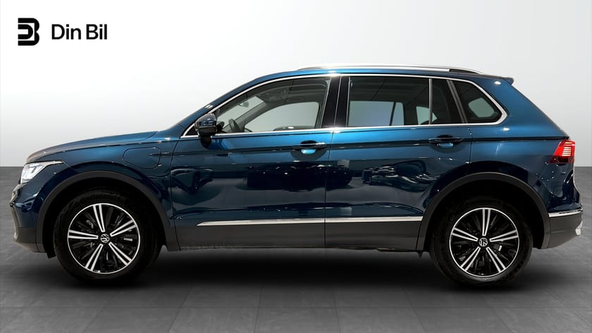 Bild 2 av Volkswagen Tiguan eHybrid DSG Elegance Panorama/Dragpaket/Keyless