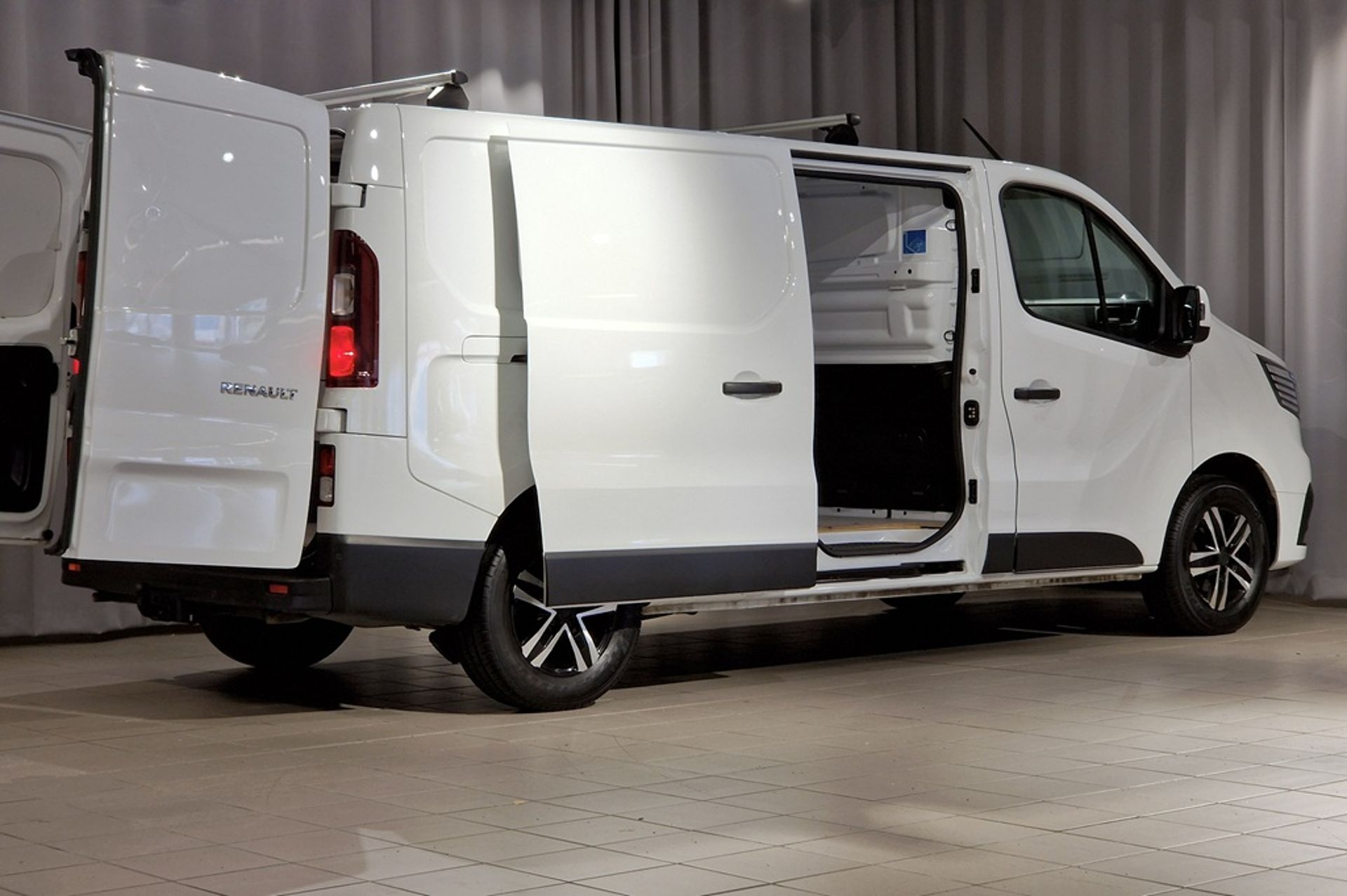 Renault Trafic Nordic Line 3.0t 2023, bild 4/10