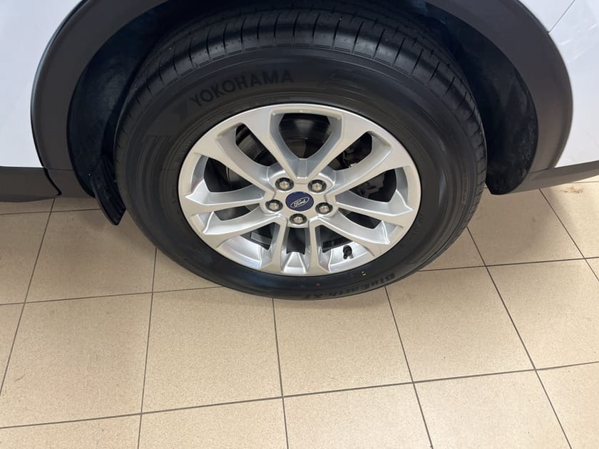 Bild 4 av Ford Kuga Plug-In Hybrid E-CVT