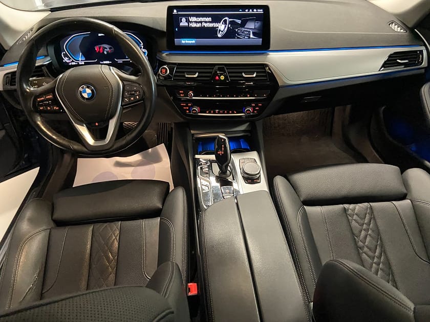Bild 5 av BMW 530e xDrive Touring 292hk Plug-in Hybrid Drag Navi Skinn