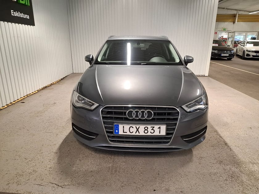 Bild 2 av Audi A3 Sportback 1.6 TDI Ultra Climatronic Backsensor 18" Alu