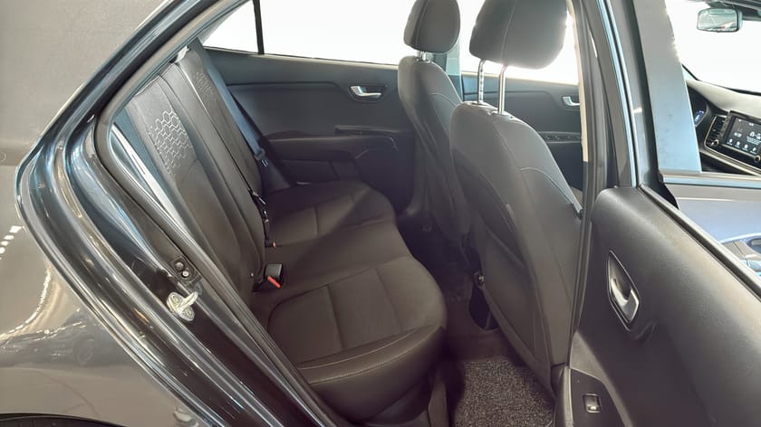 Bild 5 av Kia Rio 1.2 CVVT / B-KAMERA / CARPLAY / RATTVÄRME /
