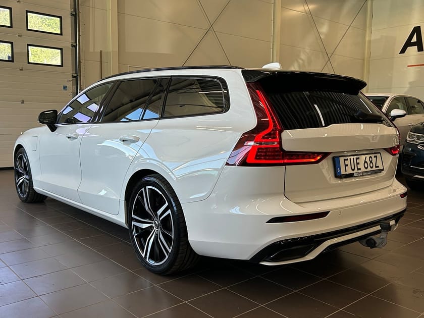 Bild 4 av Volvo V60 Recharge T8 AWD R-Design Kamera/Navi /Drag/Värmare/HK