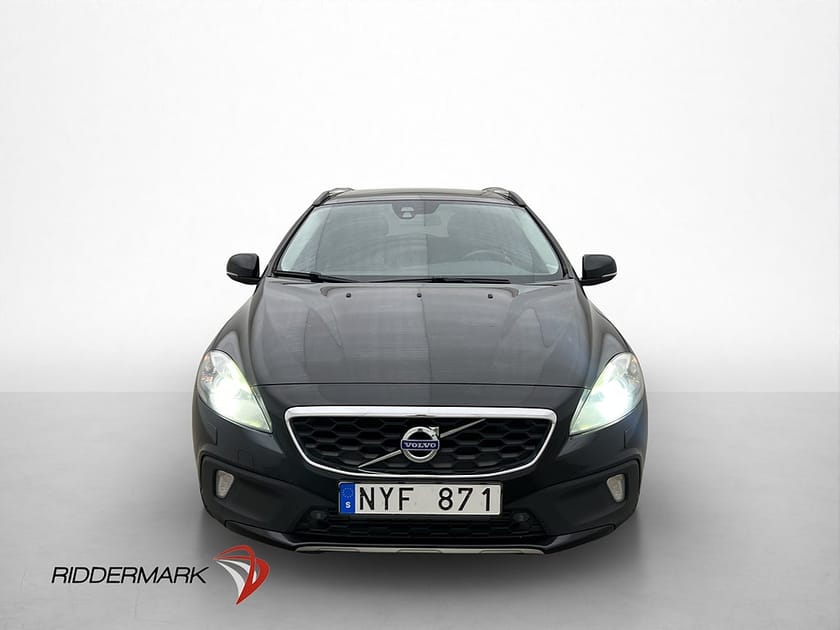 Bild 2 av Volvo V40 Cross Country T4 AWD Summum Pano D-Värm Drag Skinn