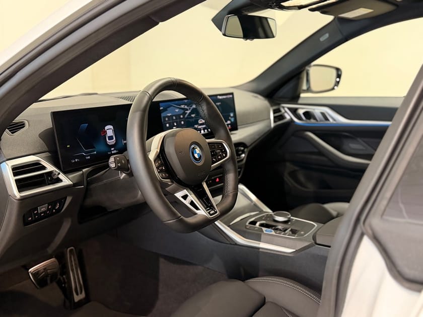 Bild 3 av BMW i4 eDrive40 Gran Coupé M-Sport Drag HiFi  Adaptiv Farthållare 19"