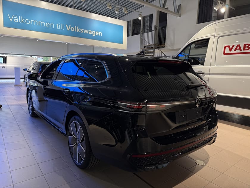 Bild 5 av Volkswagen Passat Variant eHybrid 272 DSG6 R-LINE