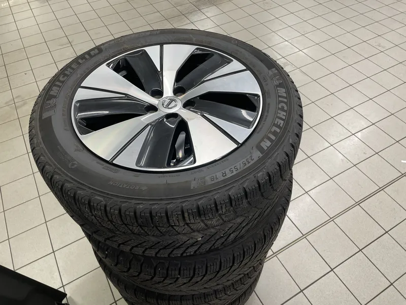 Bild 14 av 14 – Volvo XC40 B4 AWD Bensin Momentum Advanced Edt