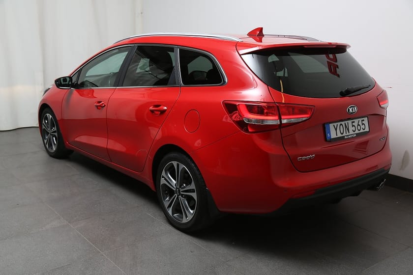 Bild 4 av Kia cee'd_sw 1,6 CRDi 136hk GT-Line Kombi Aut Navi Kamera Motorv