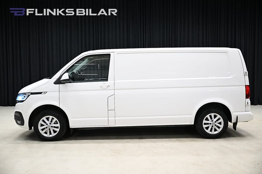 Bild 2 av Volkswagen Transporter DSG 150HK L2|Nedlackad|LED|Drag|Värmare|Backkamera|Moms