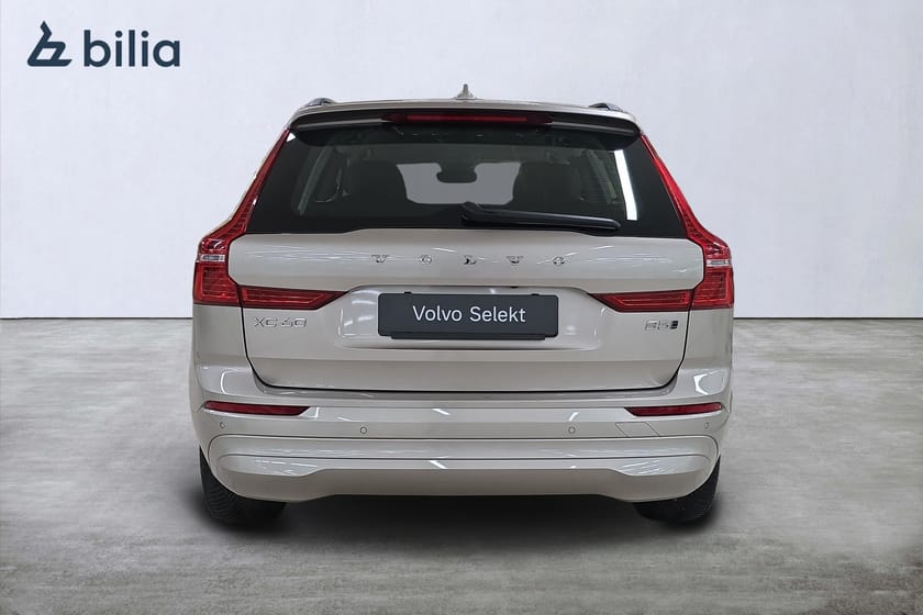 Bild 5 av Volvo XC60 B5 AWD Bensin Core / Google / Värmare