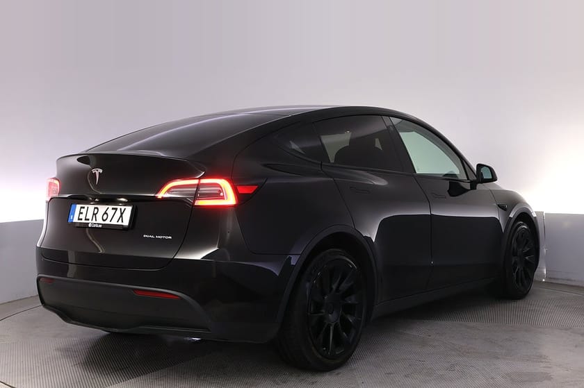 Bild 5 av Tesla Model Y Long Range AWD Uppg. Autopilot 20" Panorama