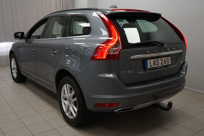 Bild 3 av Volvo XC60 D4 AWD Classic Momentum | BLIS | Drag | Navigator | Parkeringskamera bak |