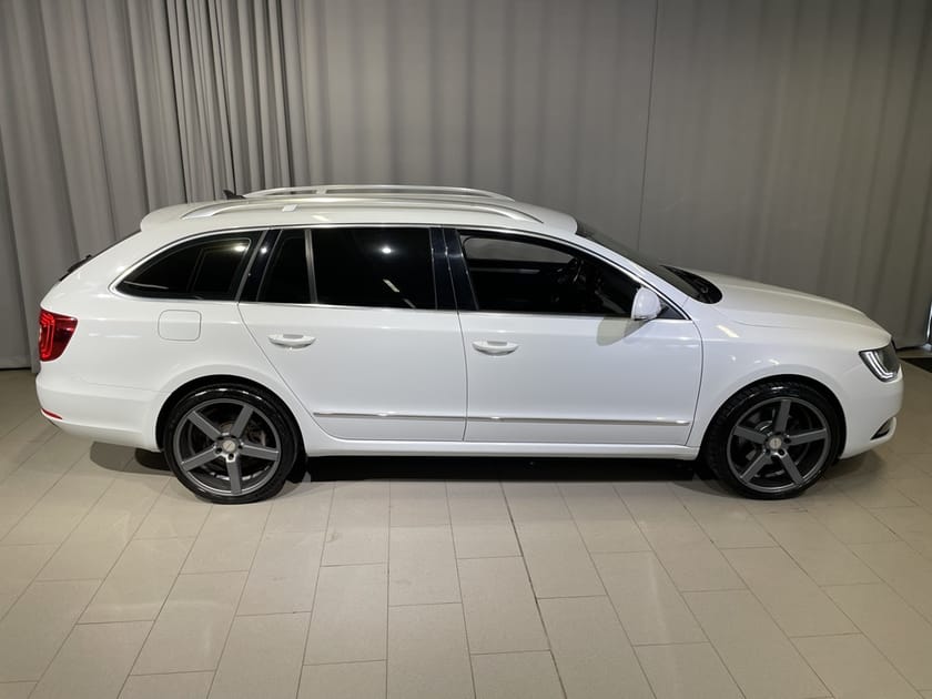 Bild 4 av Škoda Superb Kombi Combi 2.0 TDI 4x4 DSG 170hk, Drag/Värmare/Navi