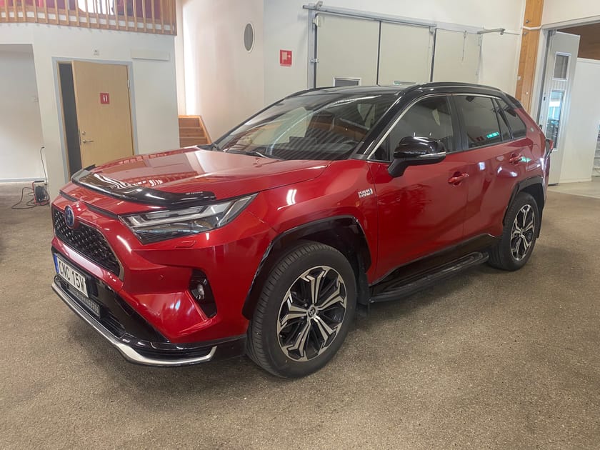 Bild 1 av Toyota RAV4 Plug-in Hybrid 2,5 AWD-i Style Premium | Vinterhjul | Dragkrok | Ledljusramp