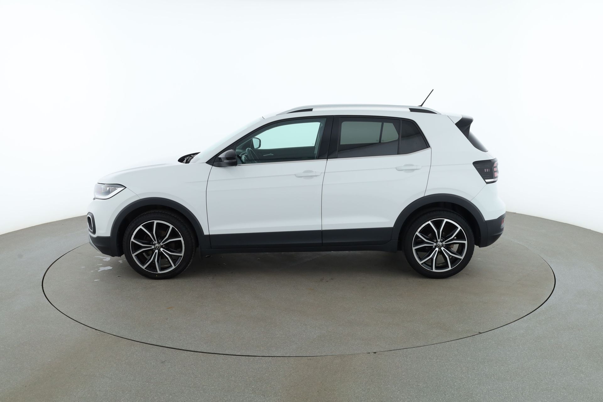 Volkswagen T-Cross 1.0 TSI OPF 2021, bild 2/41