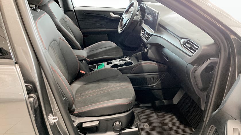 Bild 3 av Ford Kuga Plug-In Hybrid ST-Line X Black Edition PHEV 243hk 69km Range