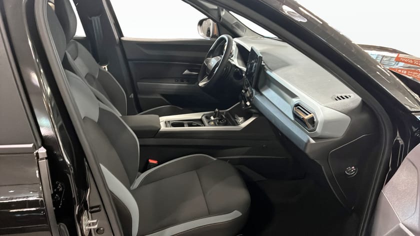 Bild 3 av Dacia Bigster EXTREME HYBRID 150 4X4
