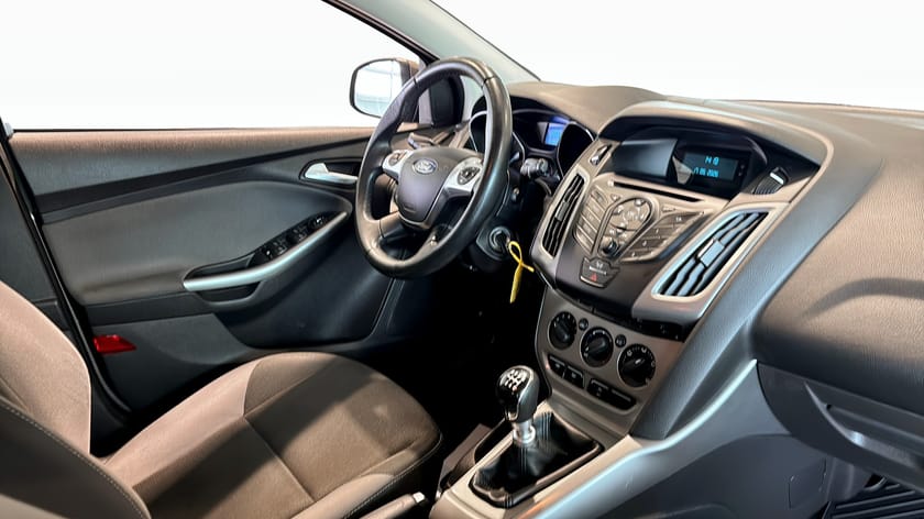 Bild 3 av Ford Focus Kombi Trend 105HK / Nyservad & Ny kamrem