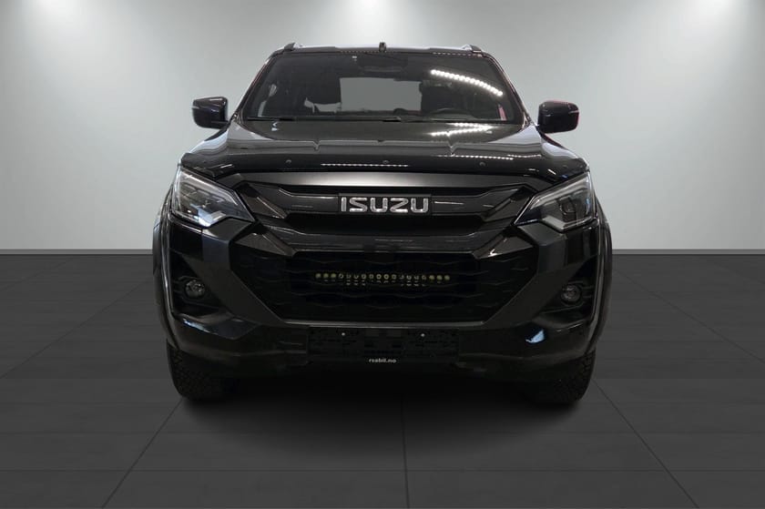 Bilde 2 av Isuzu D-Max Space Cab AT/ FACELIFT / 3.5 TONN/ BLACK EDITION MAGNUM / 4x4