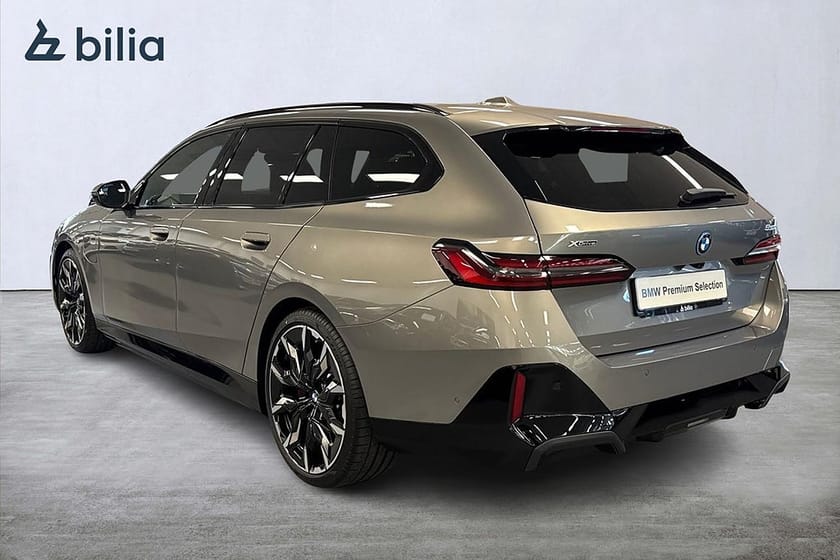 Bild 2 av BMW 530e xDrive Touring M-sport Pro | DEMO | Panorama |Drag |H&K