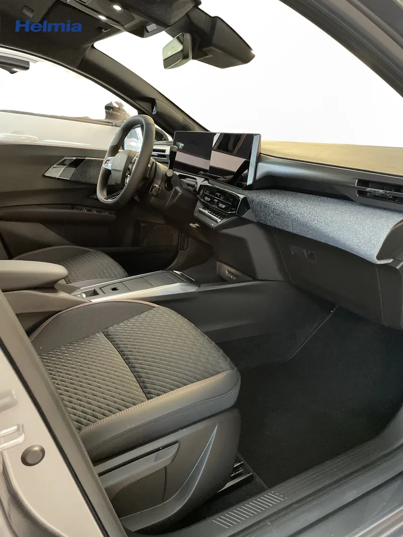Bild 7 av 9 – Renault Clio TCe 115 techno 5-d