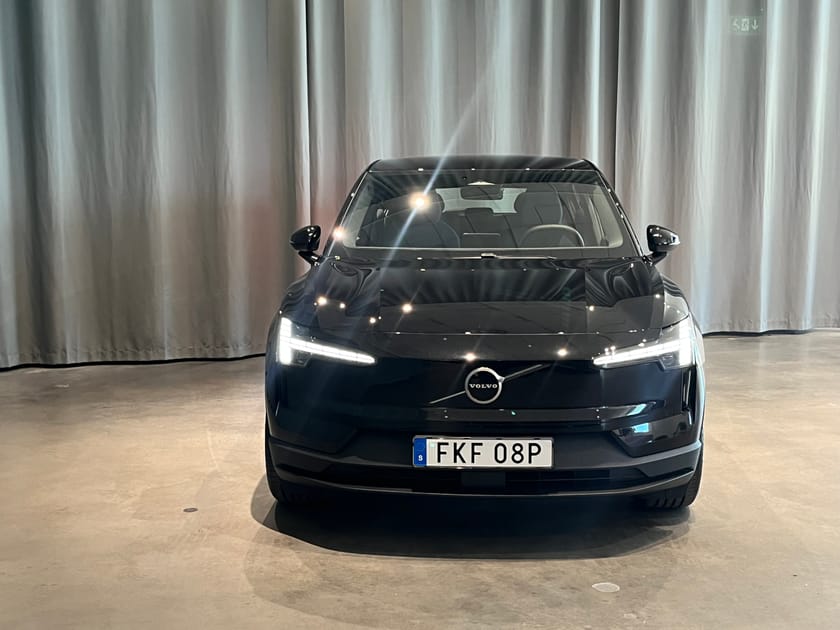 Bild 4 av Volvo EX30 P5 Long Range RWD Plus Lagerbil Redo För OMG Leverans