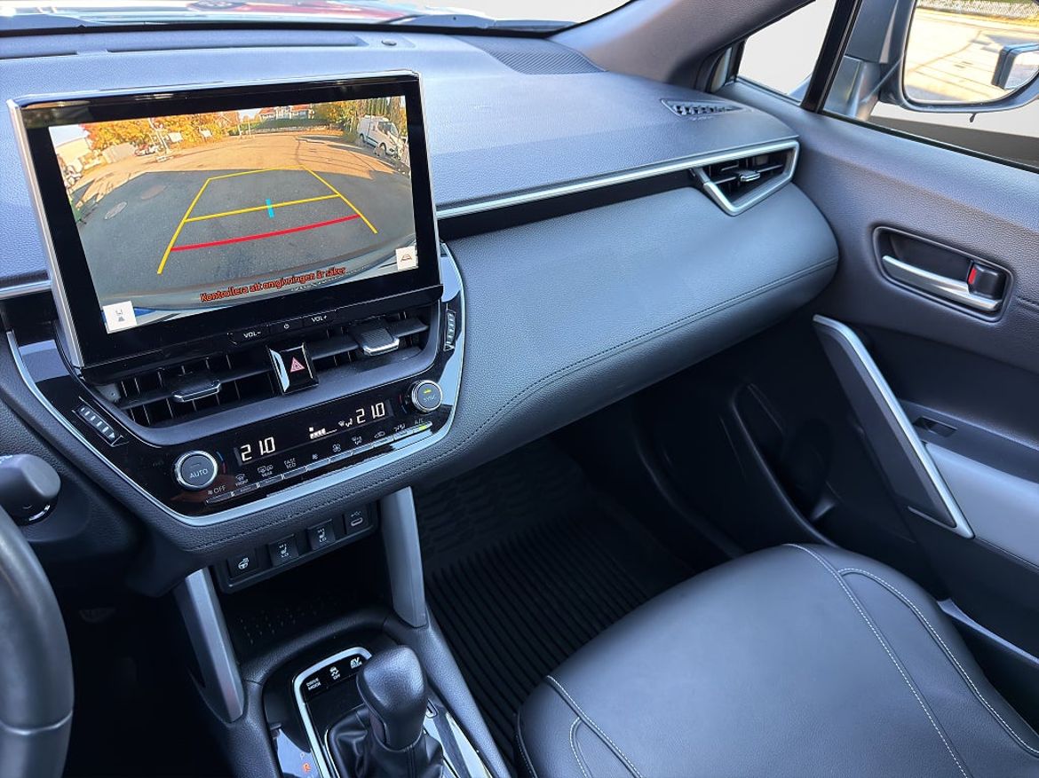 Toyota Corolla Cross Hybrid, bild 11 av 17