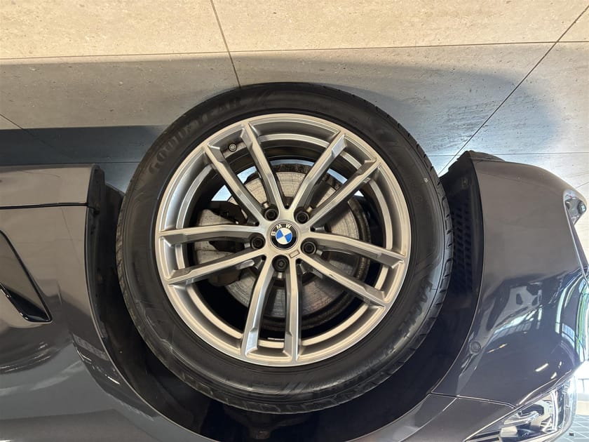 Bild 3 av BMW 520d xDrive Touring M Sport Drag Värmare HiFi Navigation