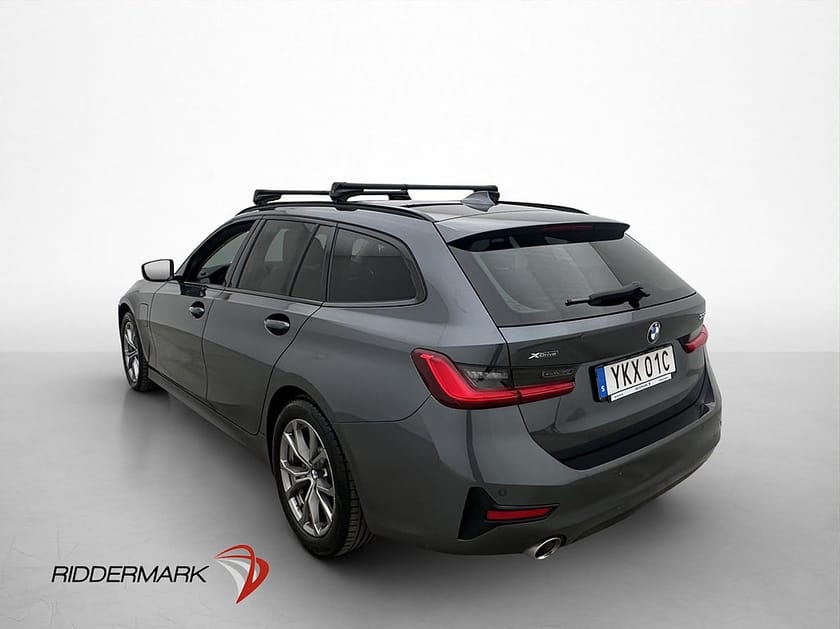 Bild 5 av BMW 330e xDrive Touring 292hk Sport line Cockpit Kamera Navi Skinn
