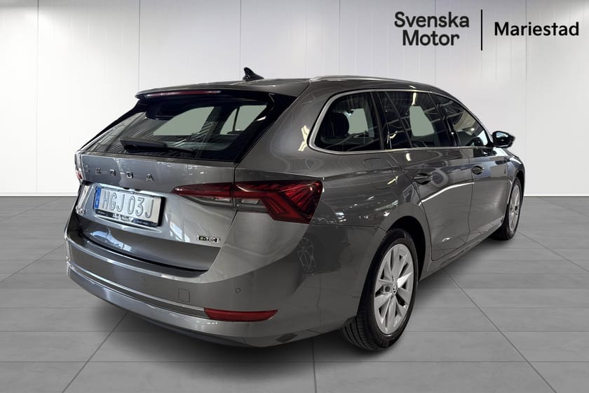 Bild 4 av Škoda Octavia Kombi Style 1.0 TSI e-TEC DSG / Cockpit / Adaptiv farthållare / Backkamera